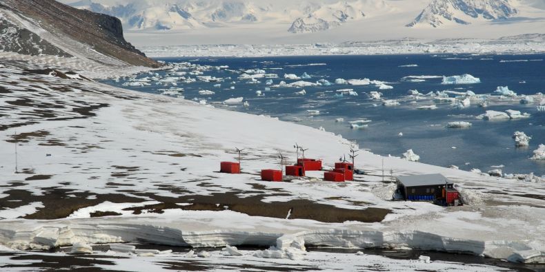 Polární stanice MU na Antarktidě slaví 15 let od svého otevření. 